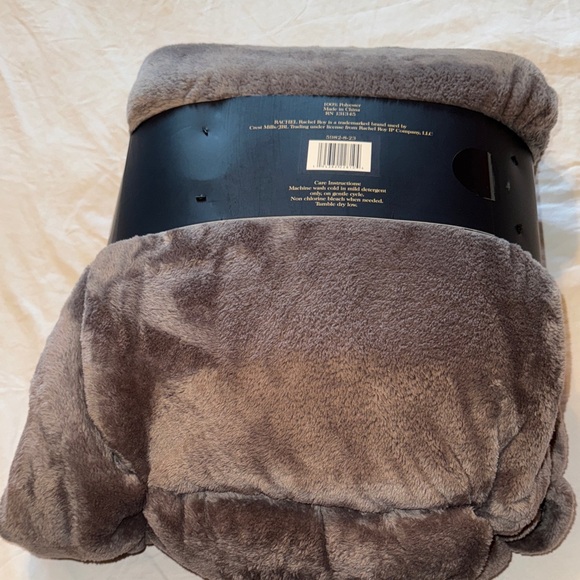 Rachel Cozy Fleece Blanket - Rich charcoal King sz - Picture 3 of 4